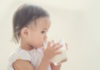 berapa banyak bayi minum susu formula dalam sehari