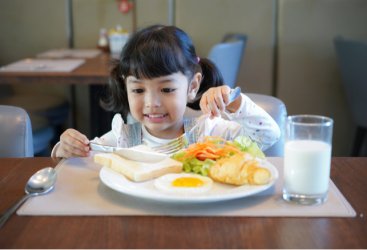 Gizi Seimbang dan Lingkungan Sehat, Penting untuk Si Kecil dengan Alergi Susu Sapi